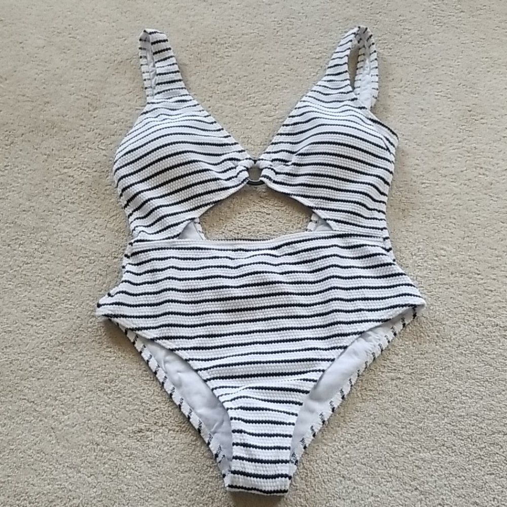 Lara 1pc Black White swimsuit Sz Small